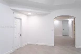 5464 NE 3rd Ave, Oakland Park, FL 33334 - Photo 2