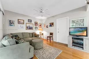 9940 SW 97th Ct, Miami, FL 33176 - Photo 10