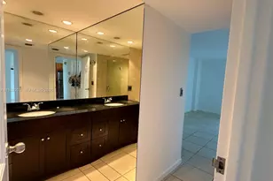 100 Bayview Dr, Sunny Isles Beach, FL 33160 - Photo 6