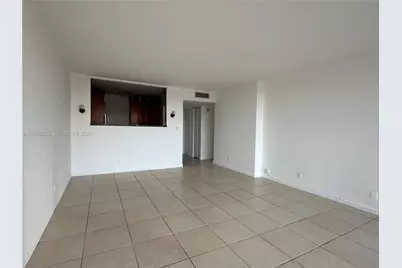 100 Bayview Dr #310, Sunny Isles Beach, FL 33160 - Photo 4