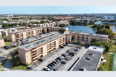 8889 W Fontainebleau Blvd #505, Miami, FL 33172 - Photo 2