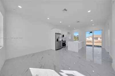 2910 67 St, Lehigh Acres, FL 33971 - Photo 4