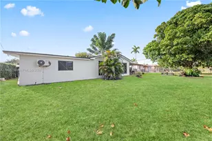 7835 W 16th Ct, Hialeah, FL 33014 - Photo 28