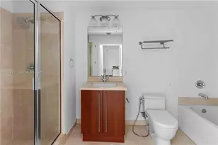 79 SW 12th St, Miami, FL 33130 - Photo 6