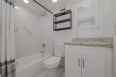 9150 Fontainebleau Blvd #402, Miami, FL 33172 - Photo 18