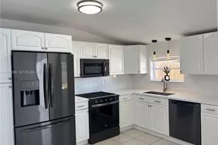 6751 Cleveland St, Hollywood, FL 33024 - Photo 2