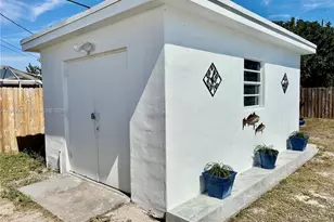 6751 Cleveland St, Hollywood, FL 33024 - Photo 12