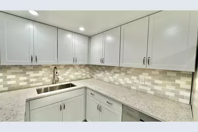 330 SE 20th Ave #303, Deerfield Beach, FL 33441 - Photo 6