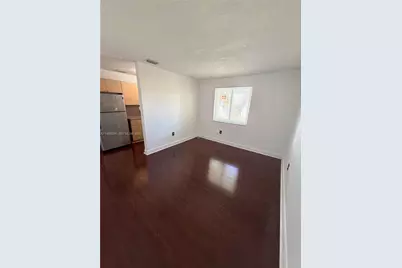 1621 NW 16th Ave #5, Miami, FL 33125 - Photo 2