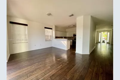 10844 NW 84th St, Doral, FL 33178 - Photo 8