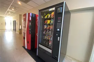 20515 E Country Club Dr, Aventura, FL 33180 - Photo 32