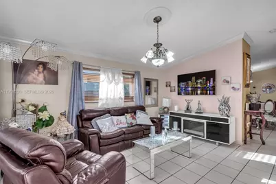 2775 W 71st Pl, Hialeah, FL 33016 - Photo 4
