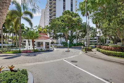 3610 Yacht Club Dr #414, Aventura, FL 33180 - Photo 24