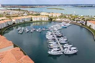 17 Harbour Isle Dr W, Fort Pierce, FL 34949 - Photo 2