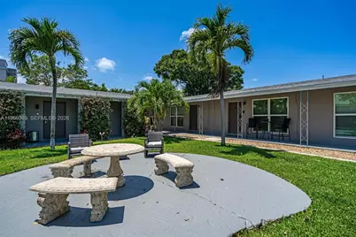 2201 NE 14th Ave, Wilton Manors, FL 33305 - Photo 18