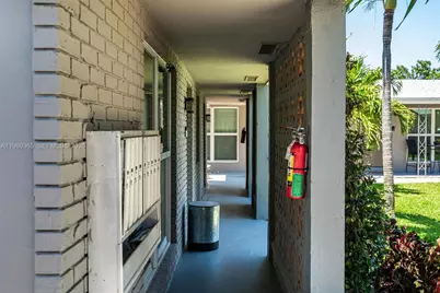 2201 NE 14th Ave, Wilton Manors, FL 33305 - Photo 10