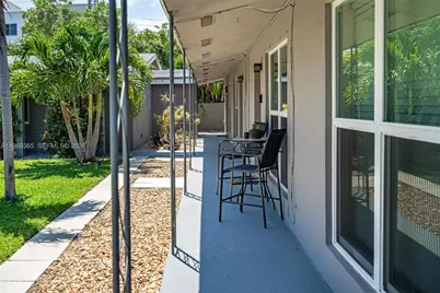 2201 NE 14th Ave, Wilton Manors, FL 33305 - Photo 2