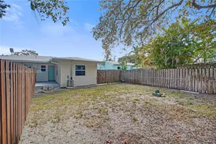 208 SW 2nd Pl, Dania Beach, FL 33004 - Photo 34