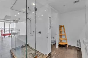 1100 Biscayne Blvd, Miami, FL 33132 - Photo 12