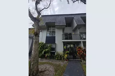 8007 W 6th Ave #M, Hialeah, FL 33014 - Photo 2