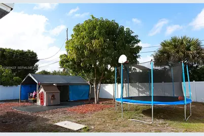 1013 Cherry Rd, West Palm Beach, FL 33409 - Photo 10