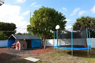 1013 Cherry Rd, West Palm Beach, FL 33409 - Photo 10