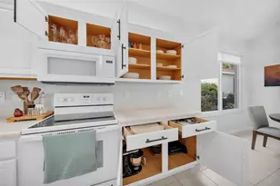 8864 Ventura Way, Naples, FL 34109 - Photo 10