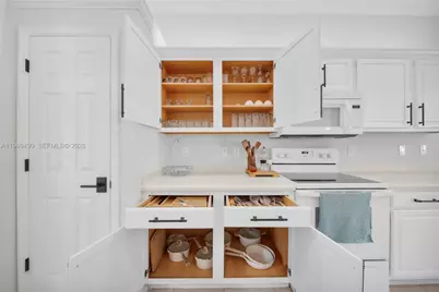 8864 Ventura Way #0, Naples, FL 34109 - Photo 8