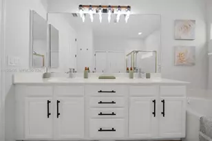 8864 Ventura Way, Naples, FL 34109 - Photo 32