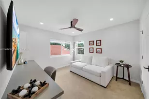 8864 Ventura Way, Naples, FL 34109 - Photo 16