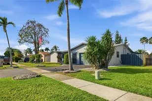 11435 NW 41st St, Sunrise, FL 33323 - Photo 2