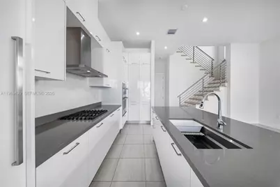 8120 NW 43rd St, Doral, FL 33166 - Photo 12