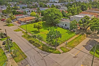 2397 NW 34th St, Miami, FL 33142 - Photo 4