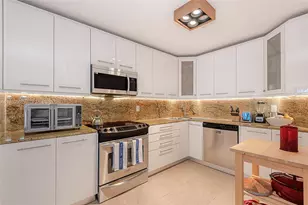 6423 Collins Ave, Miami Beach, FL 33141 - Photo 16