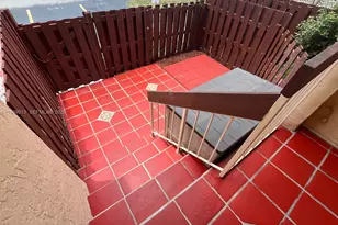 271 W Park Dr, Miami, FL 33172 - Photo 24