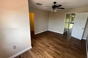 271 W Park Dr, Miami, FL 33172 - Photo 20