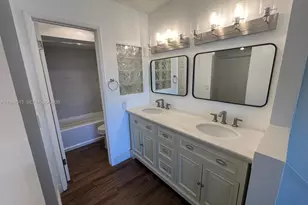 271 W Park Dr, Miami, FL 33172 - Photo 18