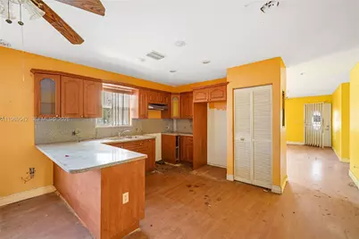 546 NW 8th Ave, Homestead, FL 33030 - Photo 4