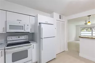 129 SE 4th St, Hallandale Beach, FL 33009 - Photo 2