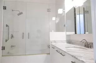 2001 Meridian Ave, Miami Beach, FL 33139 - Photo 18