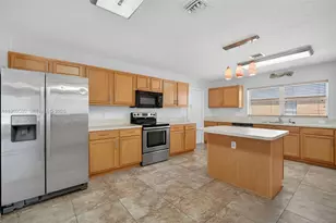 6762 NW Daffodil Ln, Port Saint Lucie, FL 34983 - Photo 6
