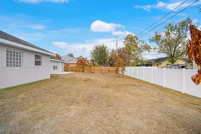 6762 NW Daffodil Ln, Port Saint Lucie, FL 34983 - Photo 6