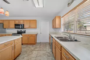 6762 NW Daffodil Ln, Port Saint Lucie, FL 34983 - Photo 18