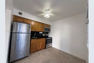 43 NW 76th Ave #0, Miami, FL 33126 - Photo 6