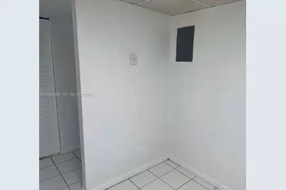 500 Executive Center Dr #1C, West Palm Beach, FL 33401 - Photo 2