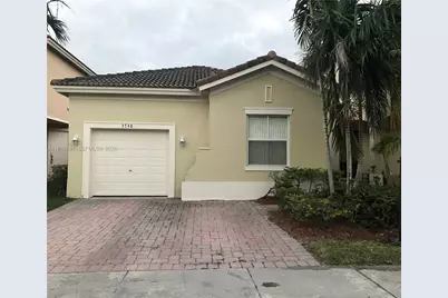 3748 NE 9th Ct, Homestead, FL 33033 - Photo 1