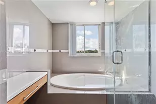 1000 Venetian Way, Miami, FL 33139 - Photo 14