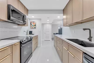 2500 Parkview Dr #2407, Hallandale Beach, FL 33009 - Photo 4