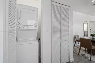 165 NW 39th St, Miami, FL 33127 - Photo 12