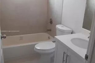 2077 NW 191st Ave, Pembroke Pines, FL 33029 - Photo 4